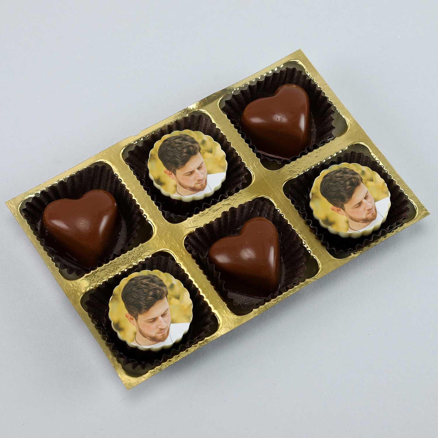 Red Ribbon Greetings Personalised Chocolate Box - Choco Manual ART