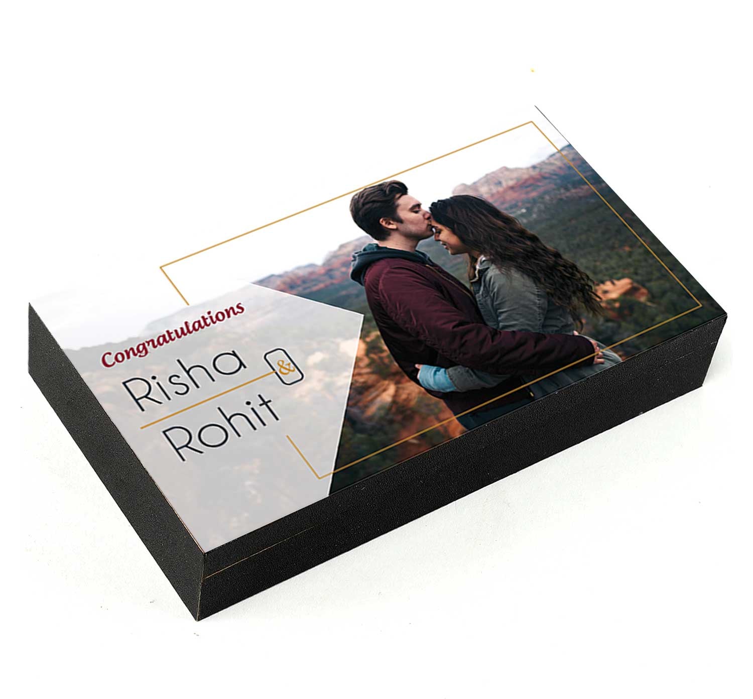 Name printed chocolates to congratulate the couple